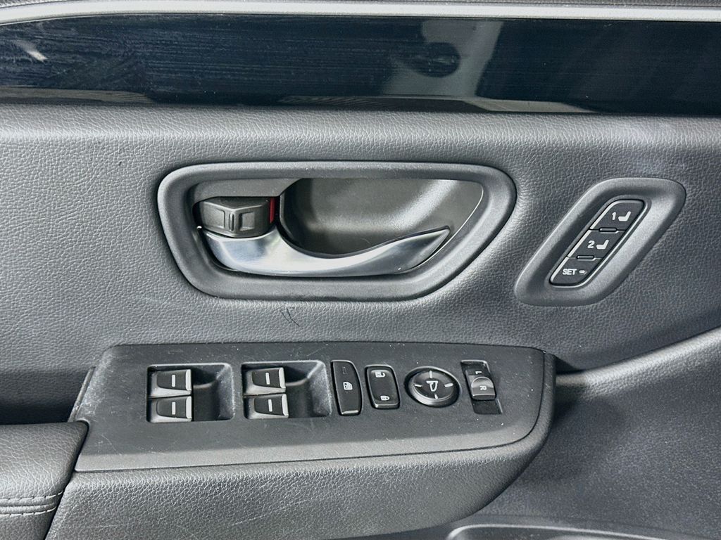 Thumbnail: 2024 Honda Pilot - 18