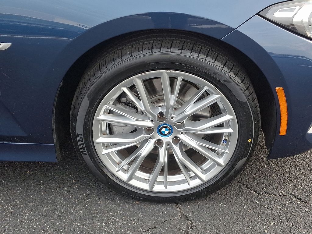 Thumbnail: 2023 BMW 3 Series - 8