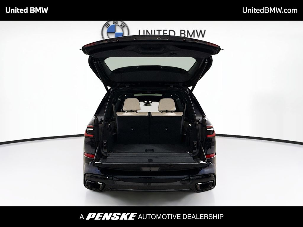 Thumbnail: 2023 BMW X7 - 15