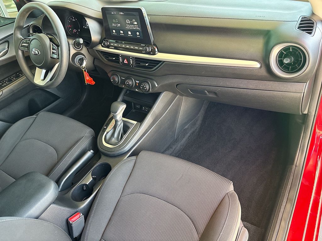 Thumbnail: 2021 Kia Forte - 17