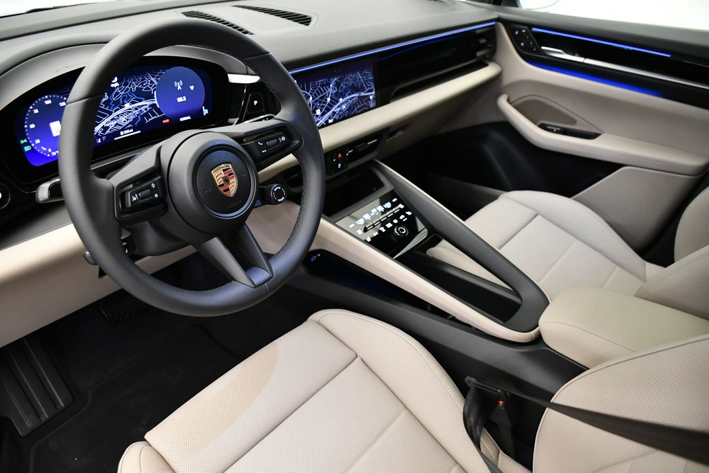 Thumbnail: 2025 Porsche Macan - 4
