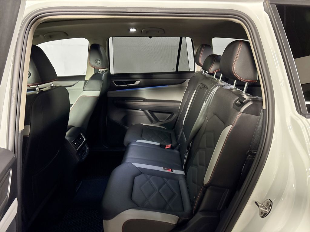 2025 Volkswagen Atlas 2.0T Peak Edition