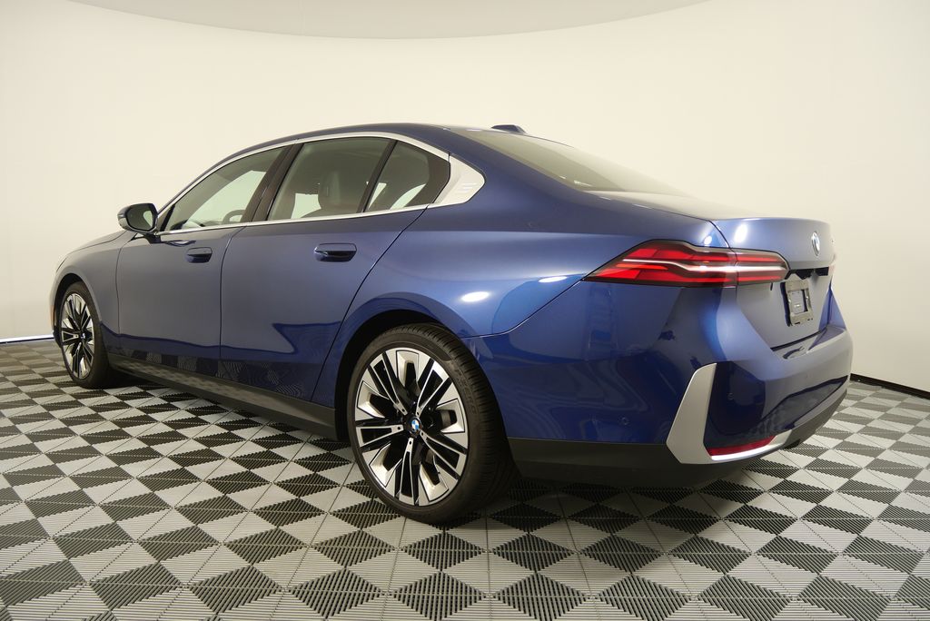 Thumbnail: 2024 BMW 5 Series - 5