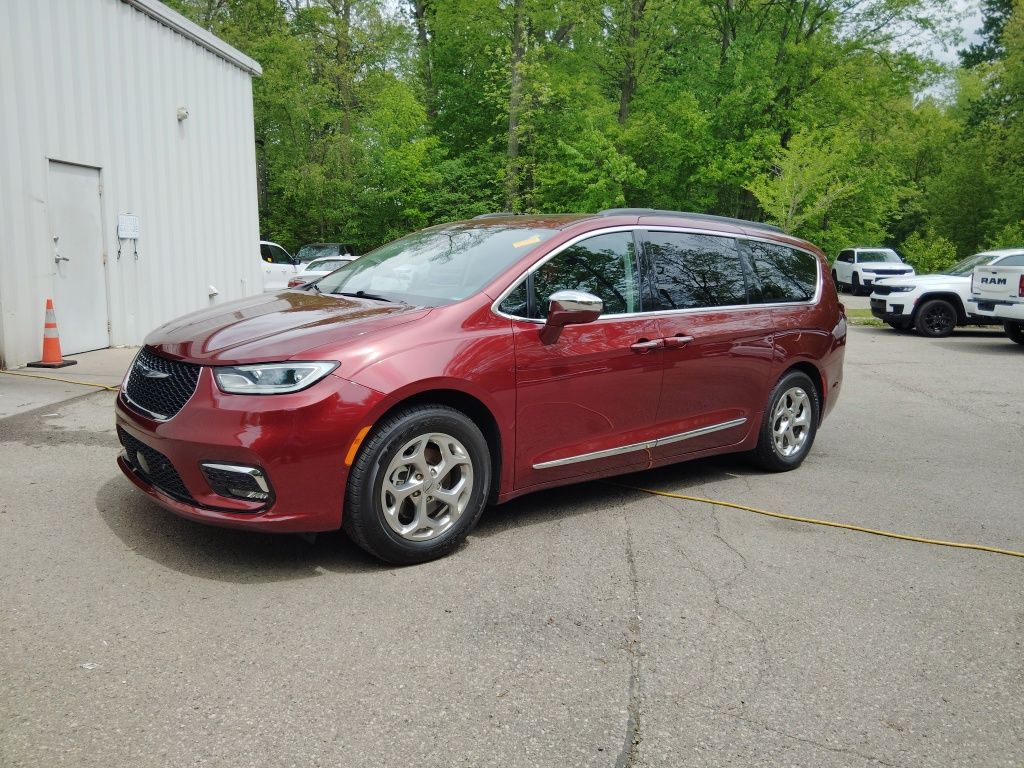Velvet 2022 Chrysler Pacifica Limited FWD Minivan Front-Wheel Drive 9-Speed Automatic