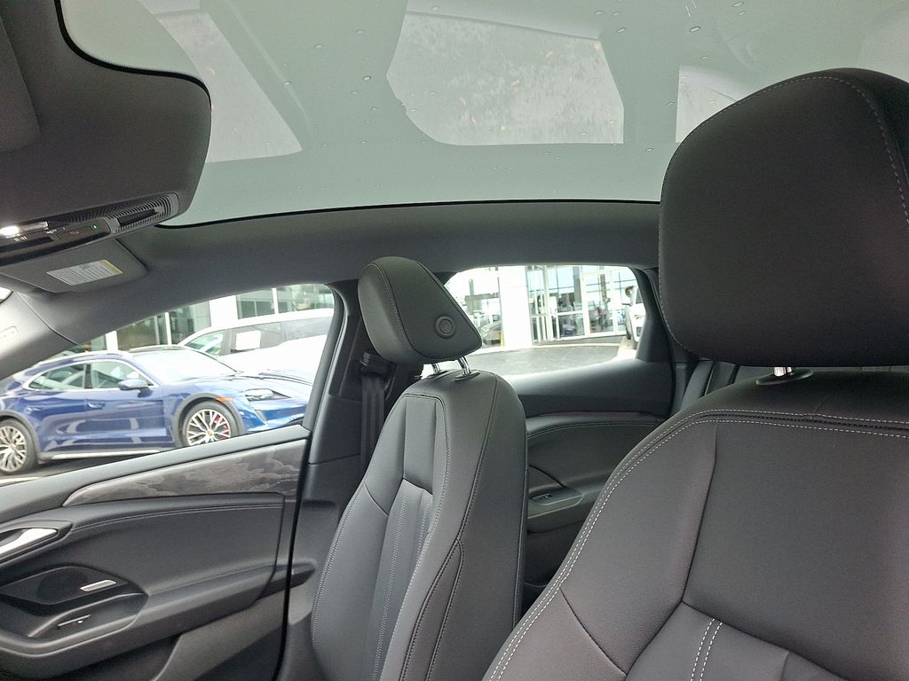 Thumbnail: 2025 Audi e-tron S - 14