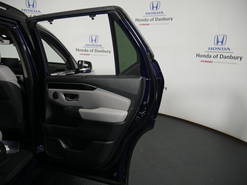 2025 Honda Pilot Touring 6
