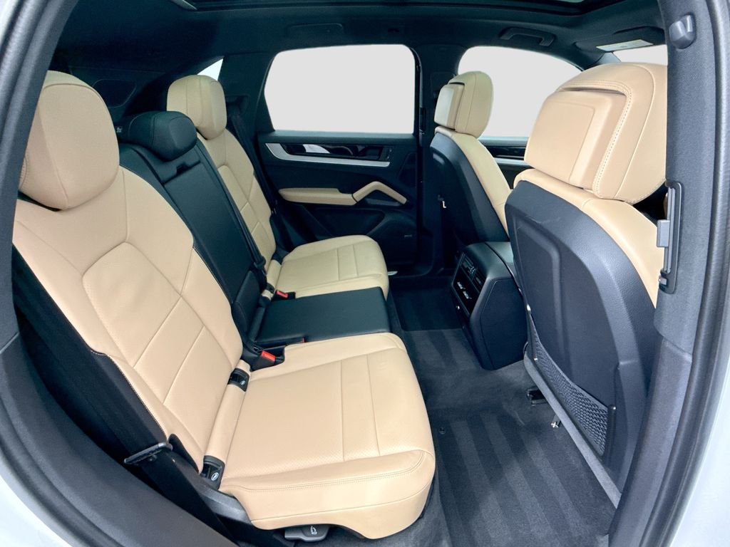 Thumbnail: 2025 Porsche Cayenne - 23