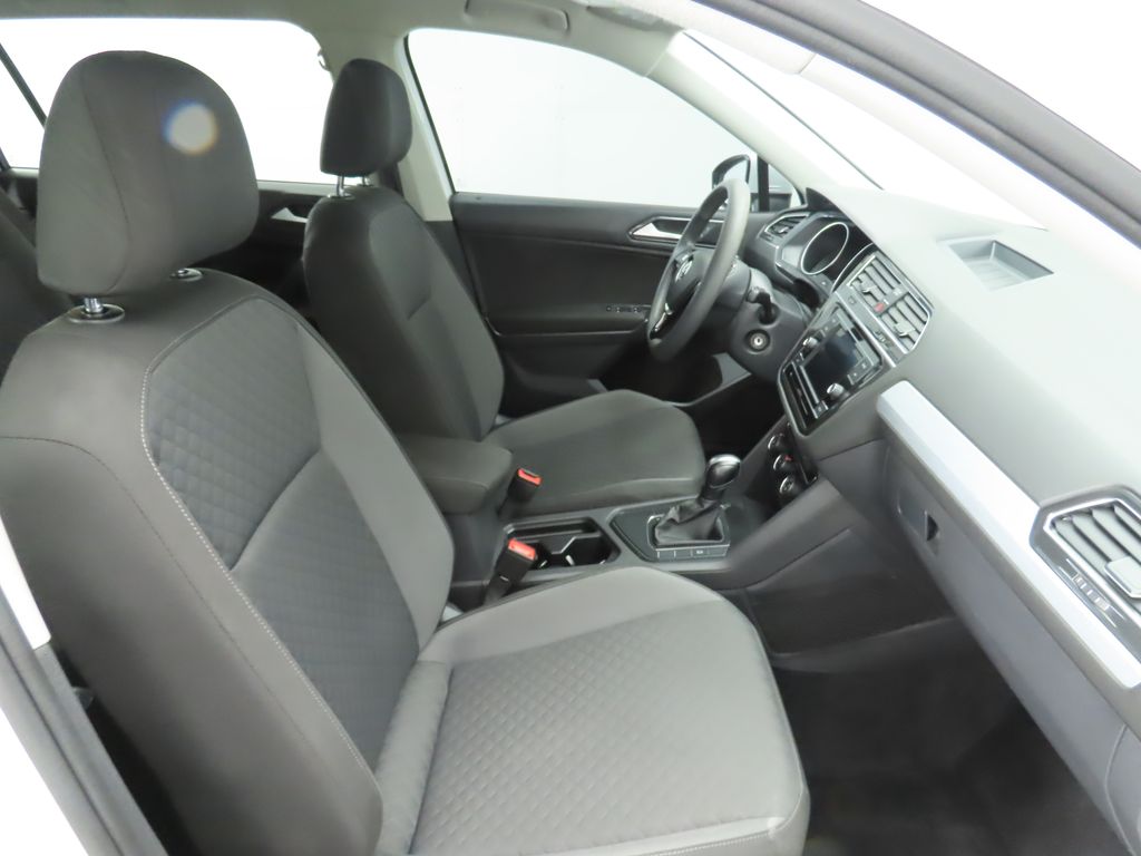 Thumbnail: 2018 Volkswagen Tiguan - 18