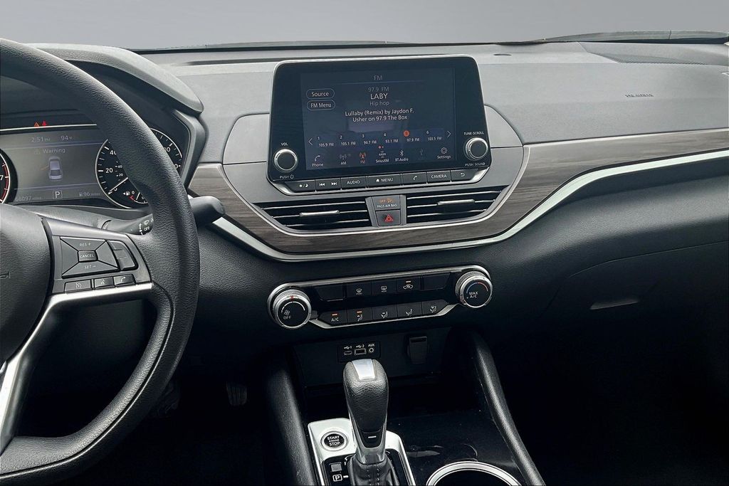 2024 Nissan Altima 2.5 SV - 9
