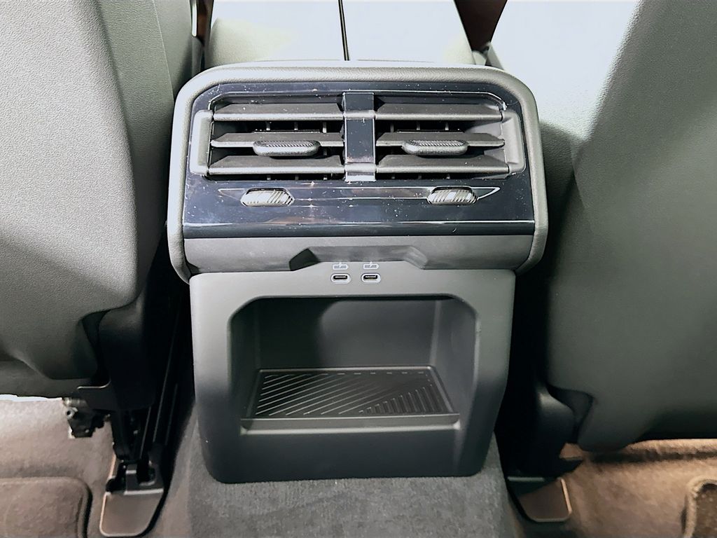 Thumbnail: 2026 BMW 5 Series - 18