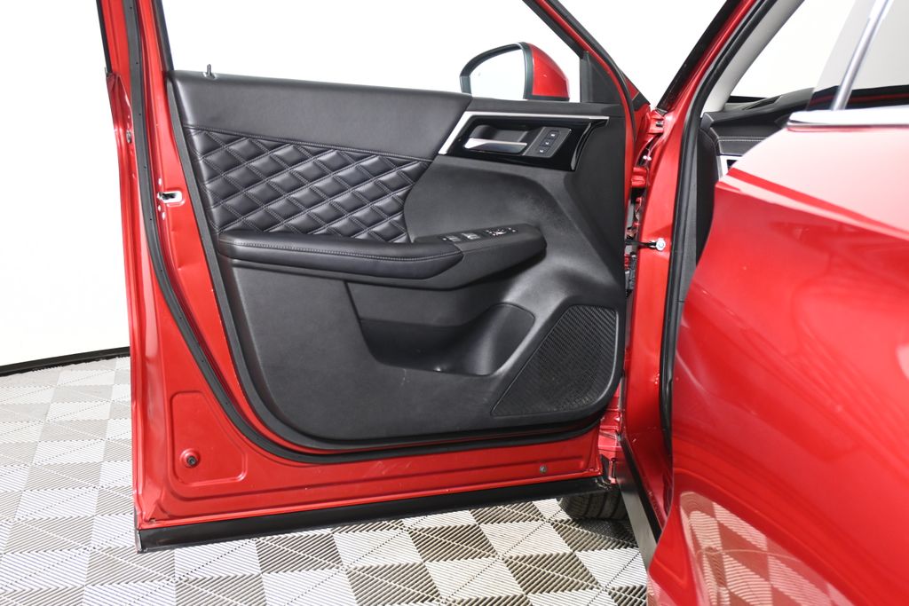 Thumbnail: 2022 Mitsubishi Outlander - 30