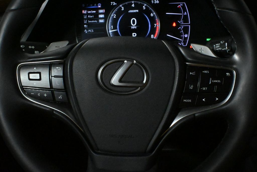 Thumbnail: 2022 Lexus ES - 20