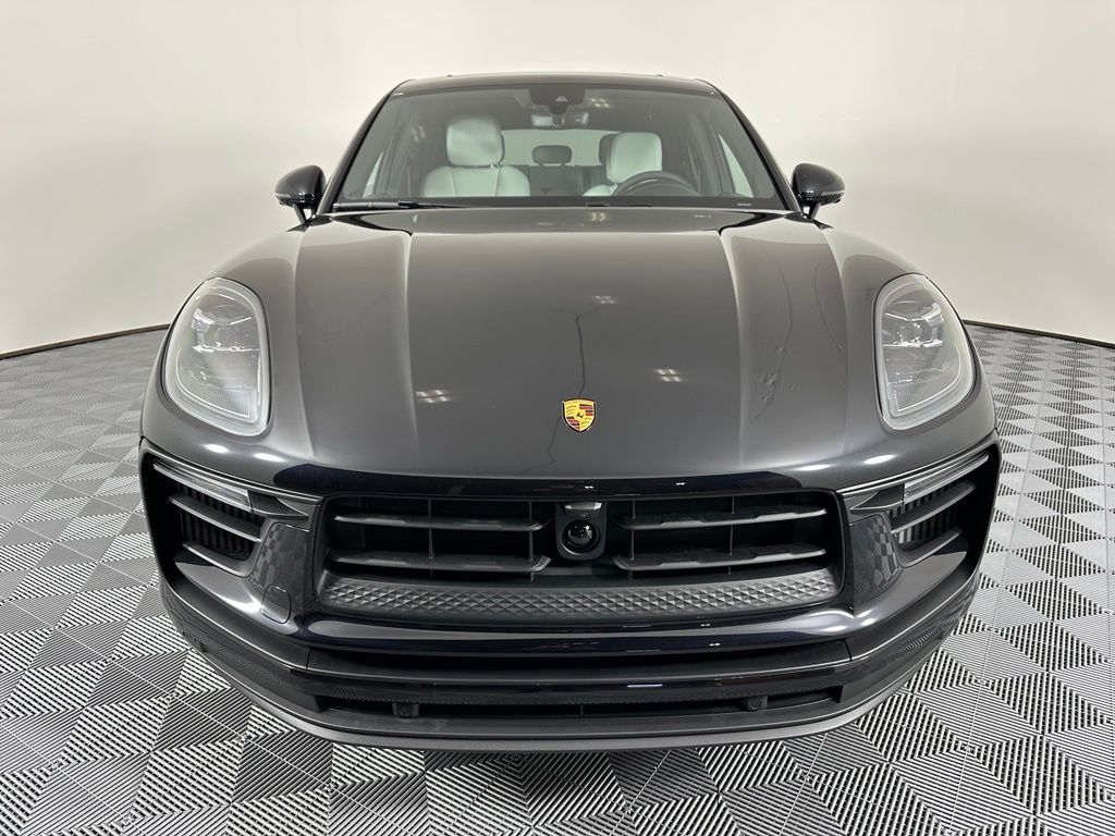 Thumbnail: 2026 Porsche Macan - 8