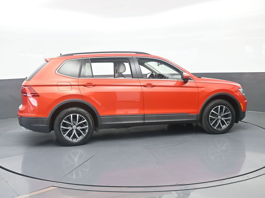 Used 2019 Orange Metallic Volkswagen 2.0T SE image 7