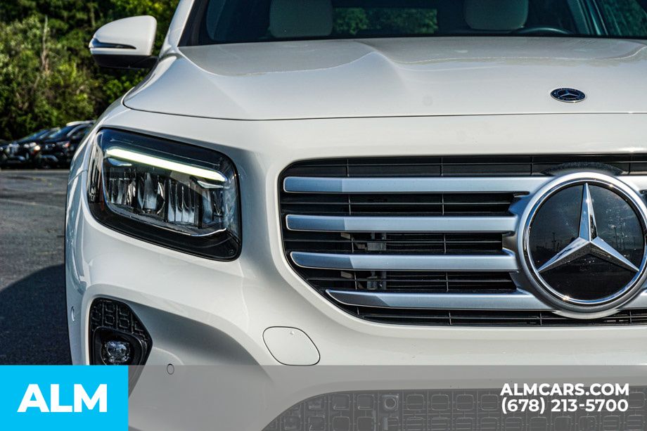 Used 2024 White Mercedes-Benz GLB 250 image 11