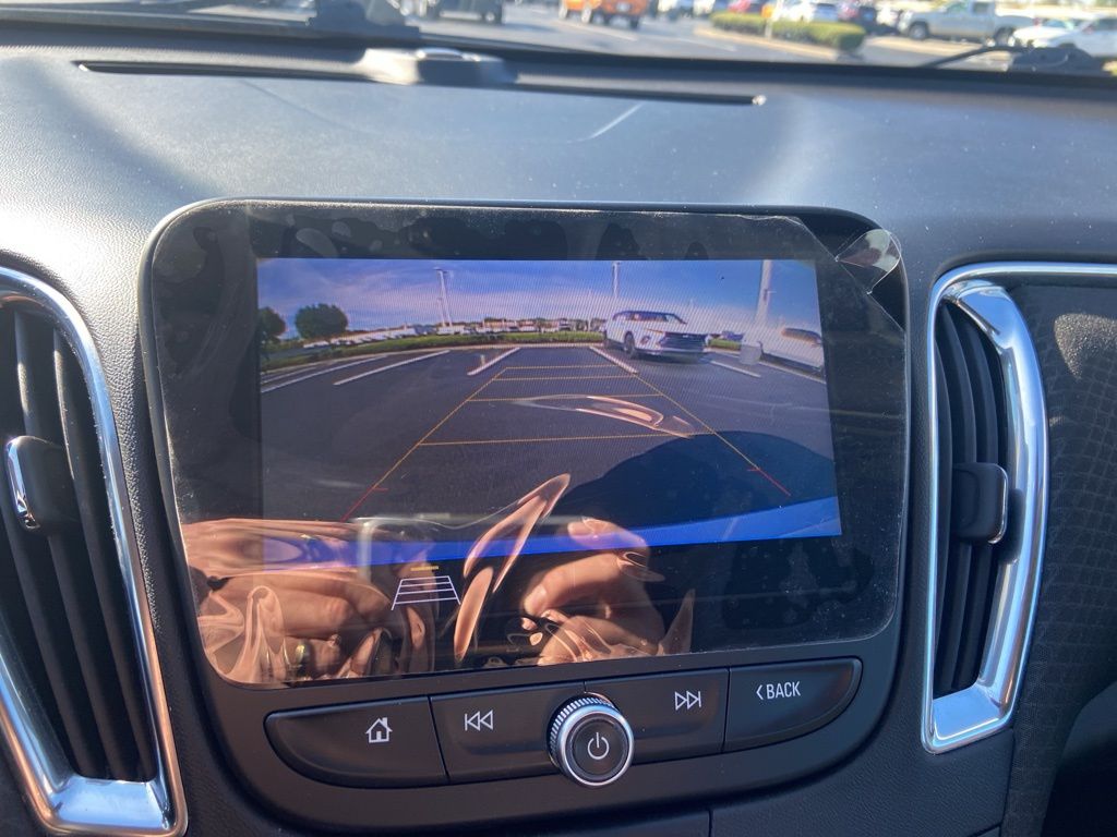 Thumbnail: 2019 Chevrolet Malibu - 21
