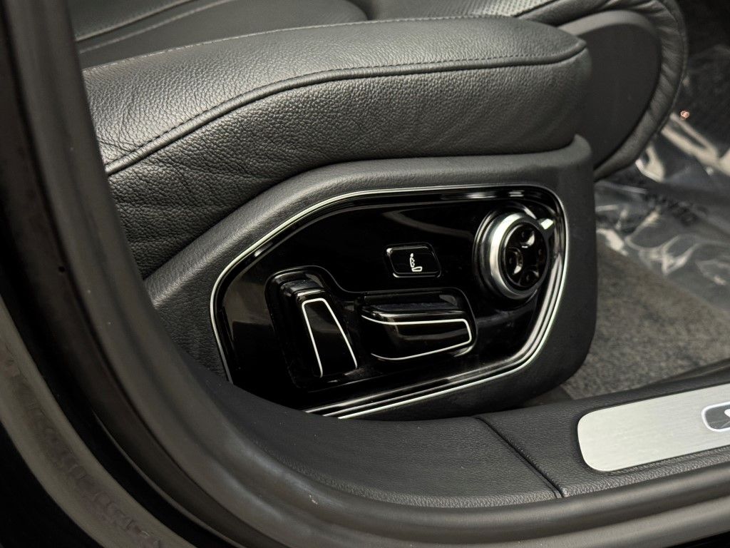 Thumbnail: 2017 Audi A8 - 20
