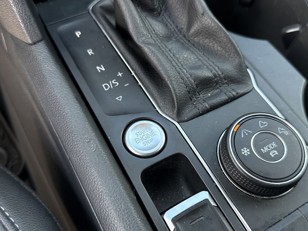 2018 Volkswagen Atlas 3.6L V6 SE Black at Durrett Motor Company