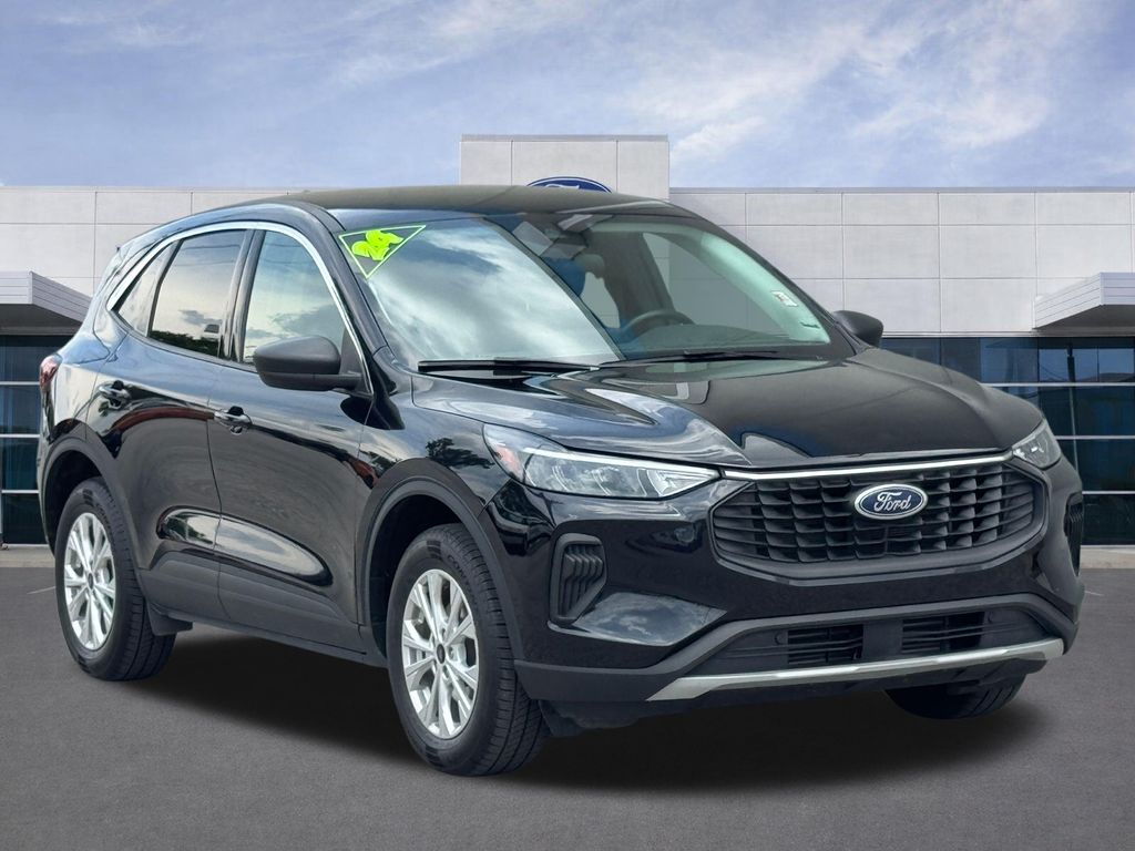Used 2024 Ford Escape Active with VIN 1FMCU9GN5RUA07423 for sale in Kansas City