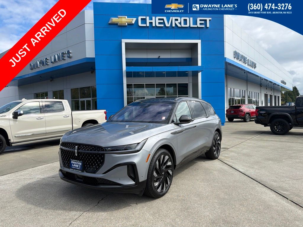 Lustrous Gray Metallic Clearcoat 2024 Lincoln Nautilus SUV / Crossover All-Wheel Drive 8-Speed Automatic