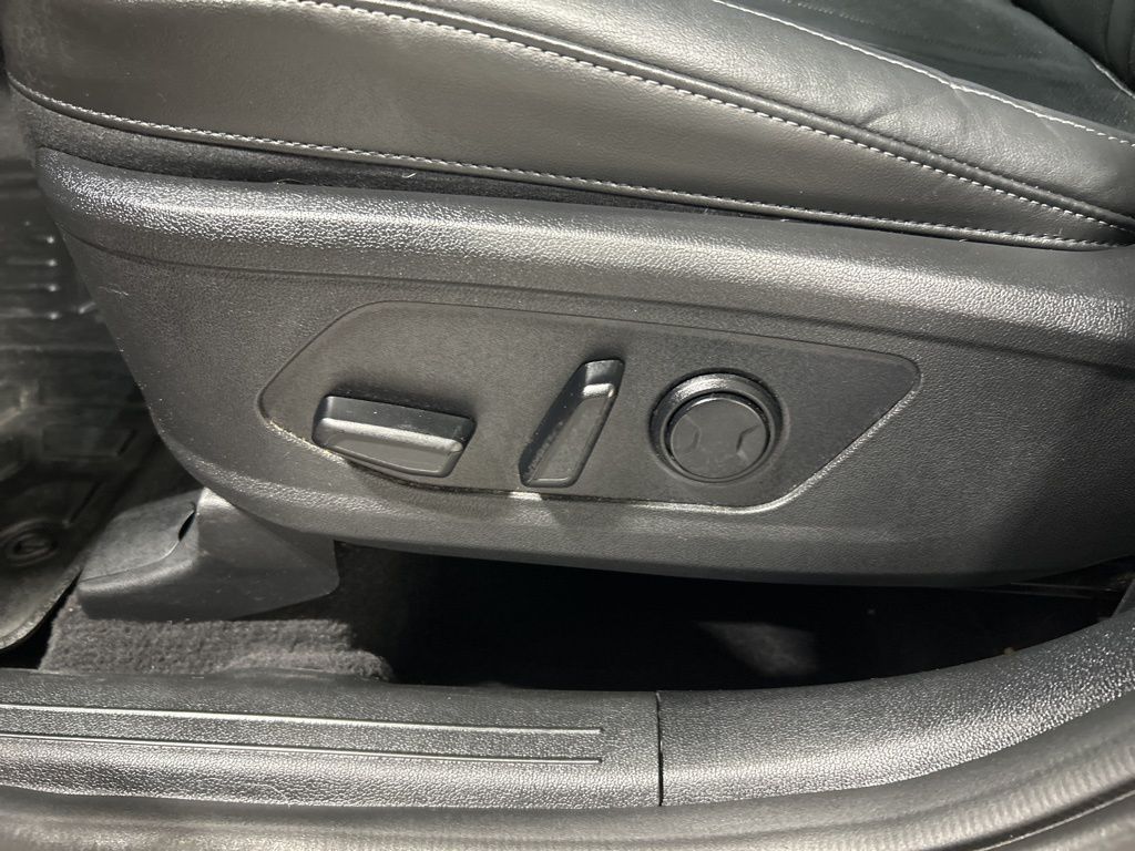 used 2023 Kia Sorento car, priced at $28,591