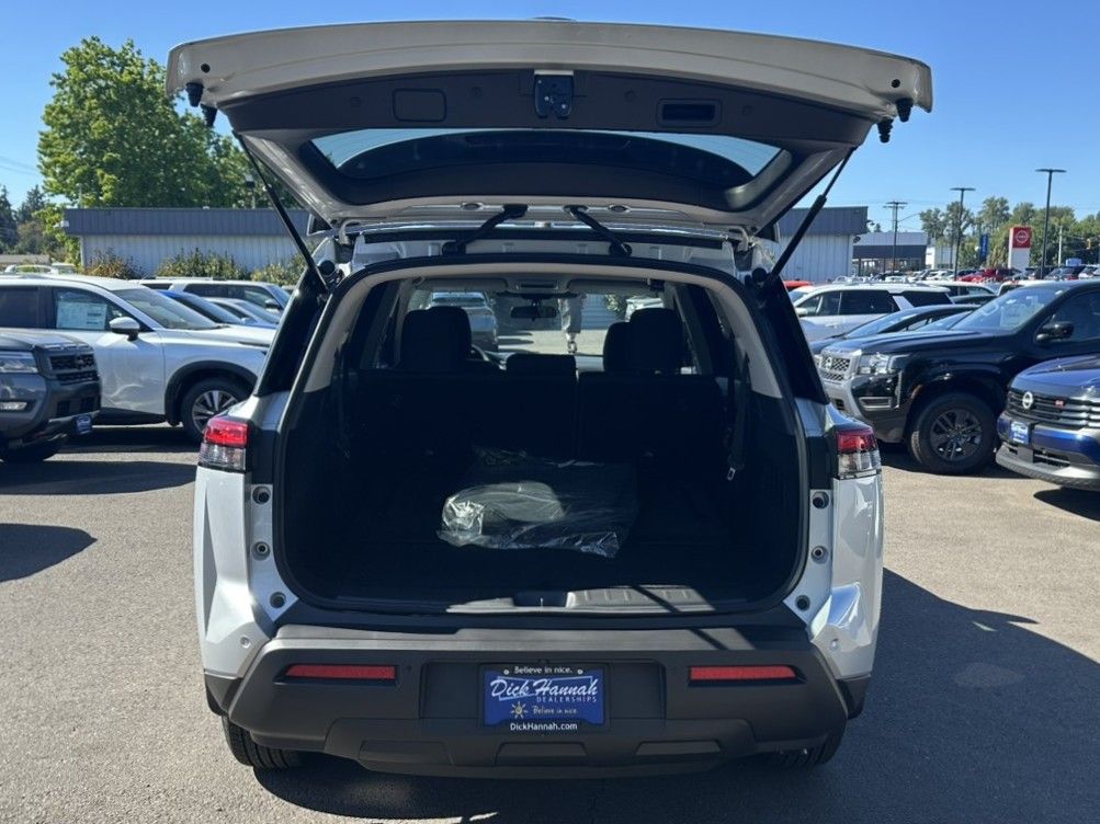 2025 Nissan Pathfinder S