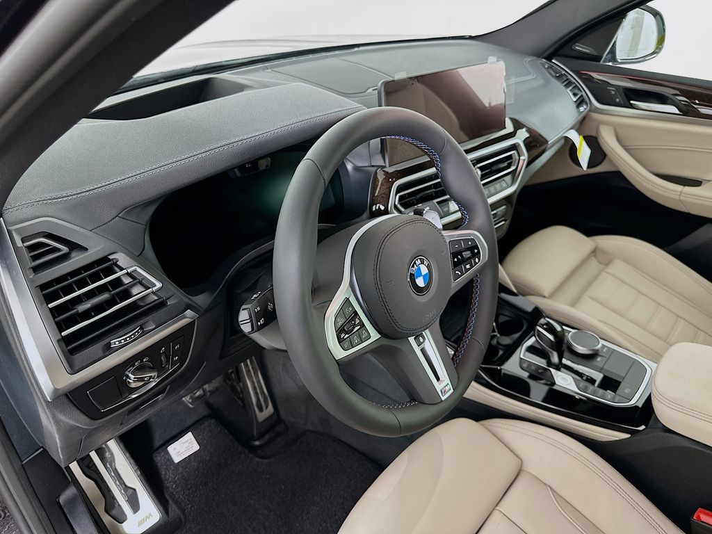 Thumbnail: 2025 BMW X4 - 9