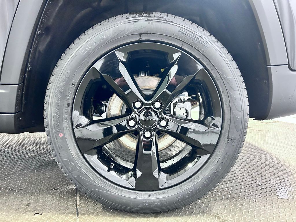 new 2026 Jeep Grand Cherokee car, priced at $49,995