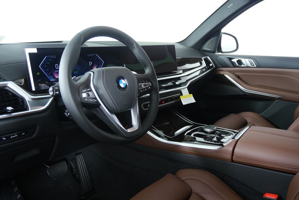 Thumbnail: 2026 BMW X5 - 12