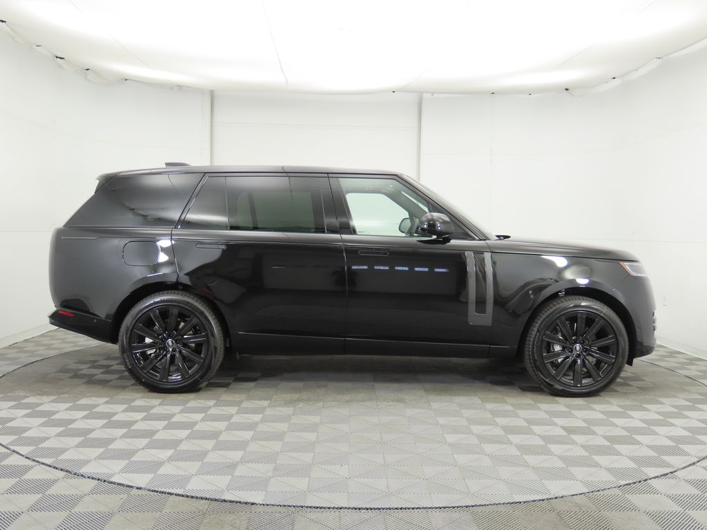 2025 Land Rover Range Rover SE 4