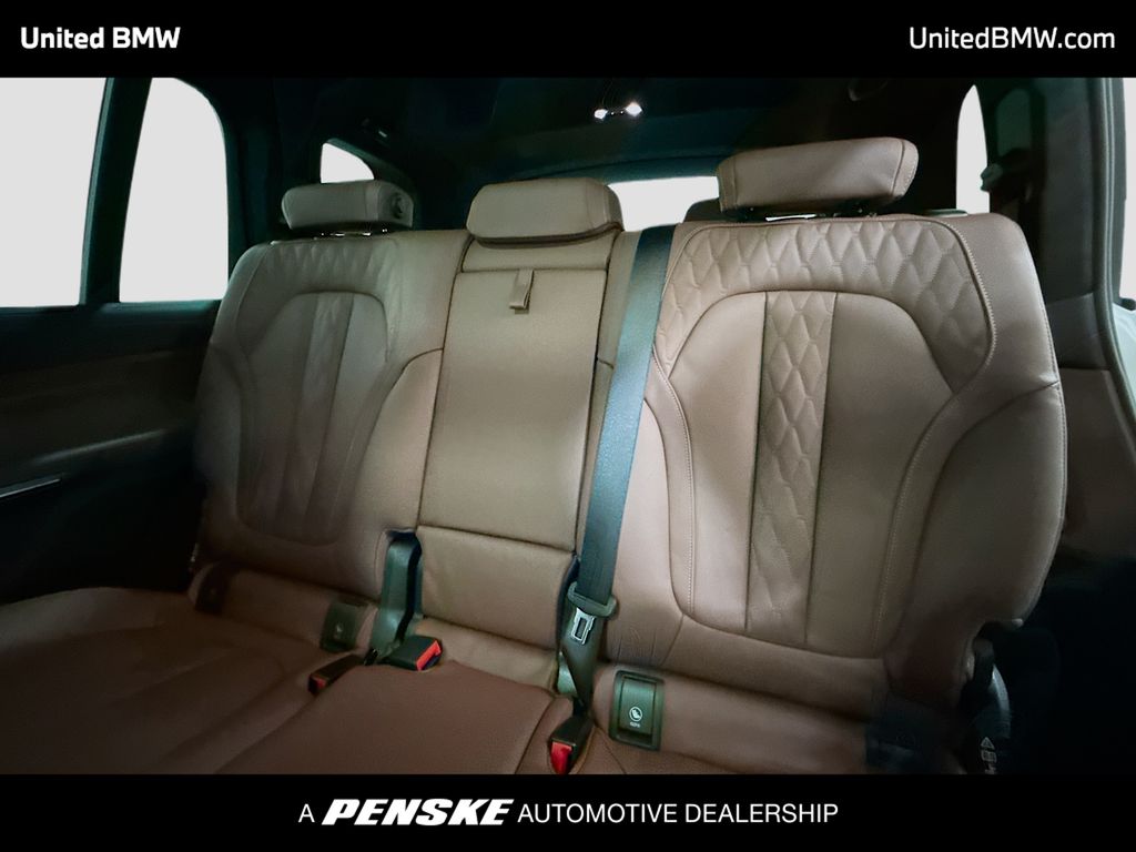 Thumbnail: 2026 BMW X7 - 13