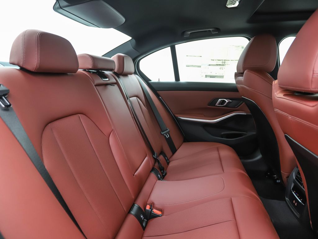 Thumbnail: 2025 BMW 3 Series - 26