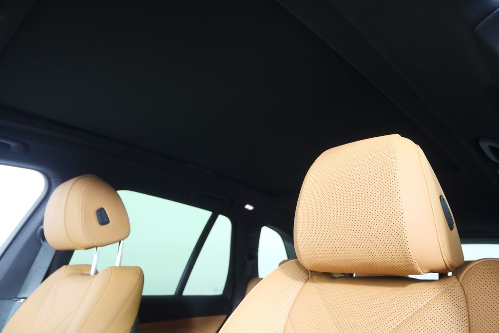 Thumbnail: 2026 BMW X5 - 11