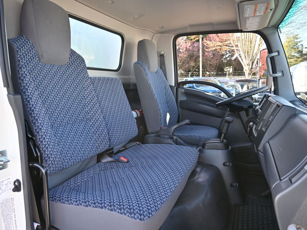 2024 Isuzu NPR HD 