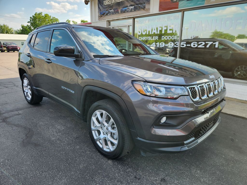 2023 Jeep Compass Latitude Lux 4WD