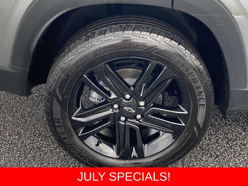 Used 2025 Chevrolet Trax SUV