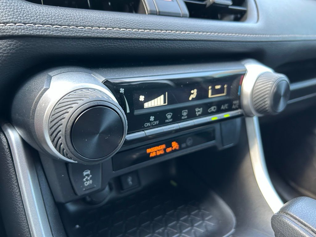 2022 Toyota RAV4 LE 20
