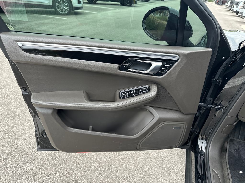 Used Car 2018 Porsche Macan  For Sale Under $25,000 In Austin, Texas