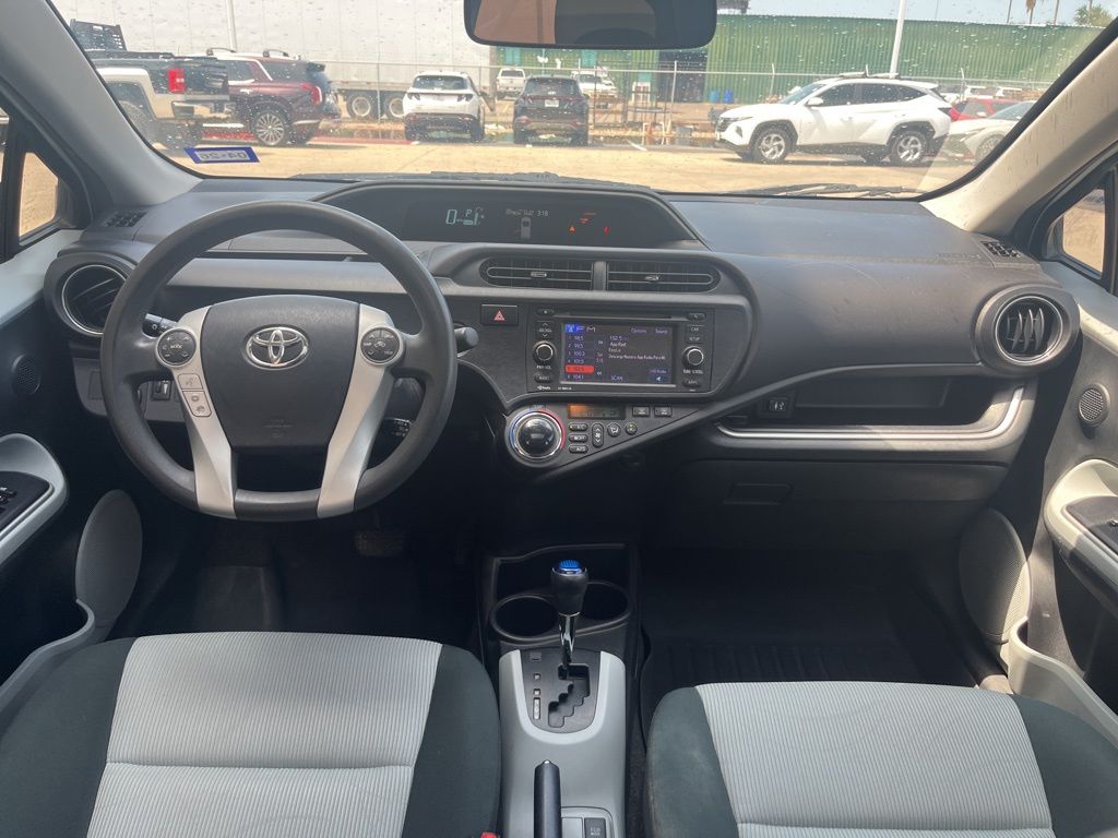 2014 Toyota Prius c Three 21
