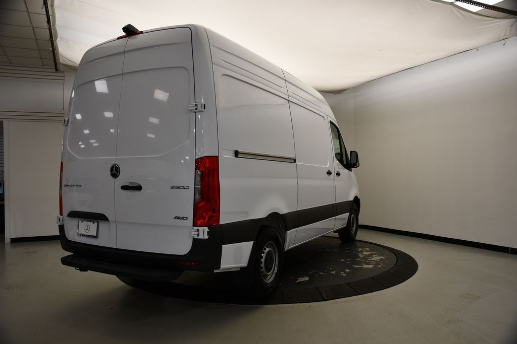 2025 Mercedes-Benz Sprinter 2500 5