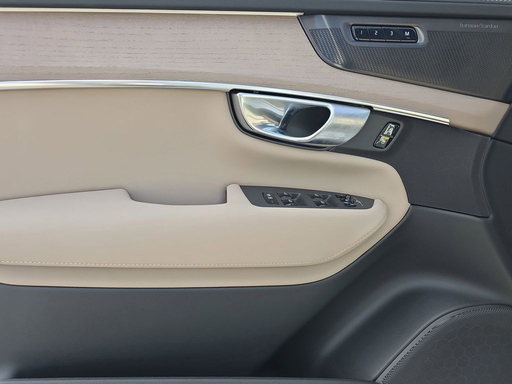 new 2026 Volvo XC90 Plug-In Hybrid car, priced at $80,995