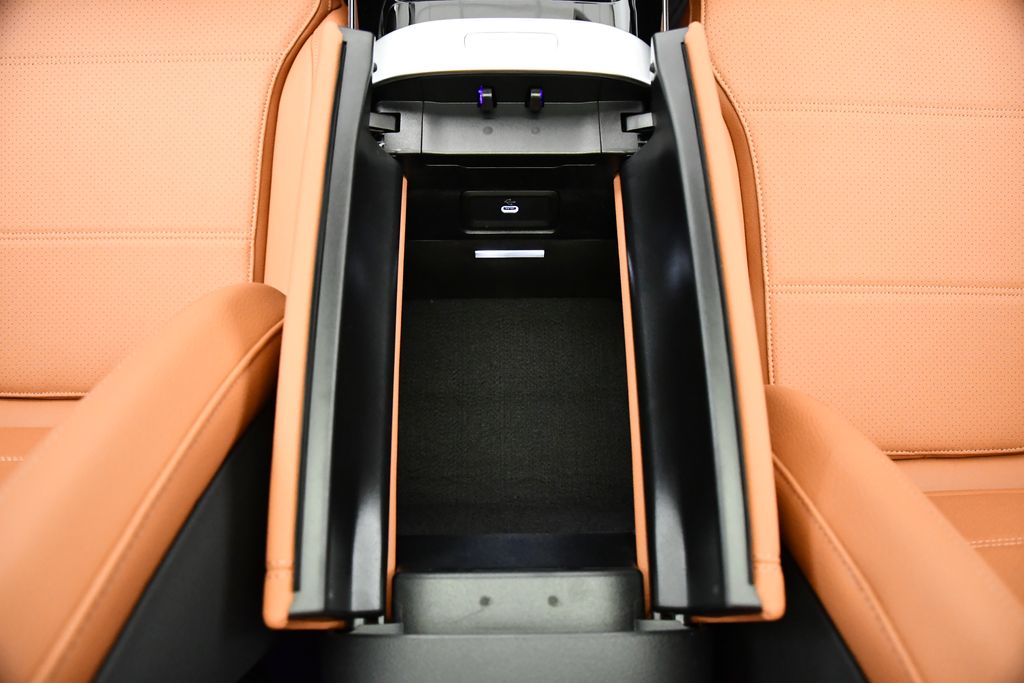 Thumbnail: 2025 Mercedes-Benz C-Class - 31