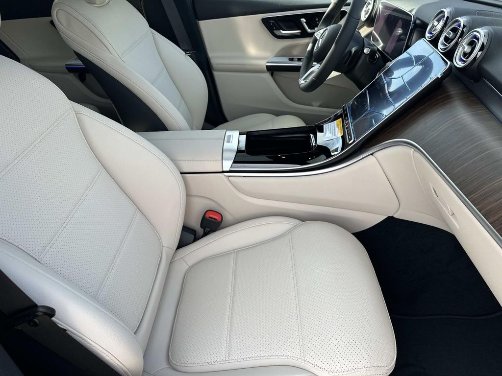 Thumbnail: 2026 Mercedes-Benz GLC - 12