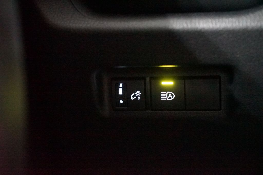 Thumbnail: 2025 Toyota RAV4 - 23