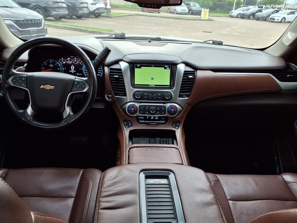 2016 Chevrolet Suburban LTZ - 8