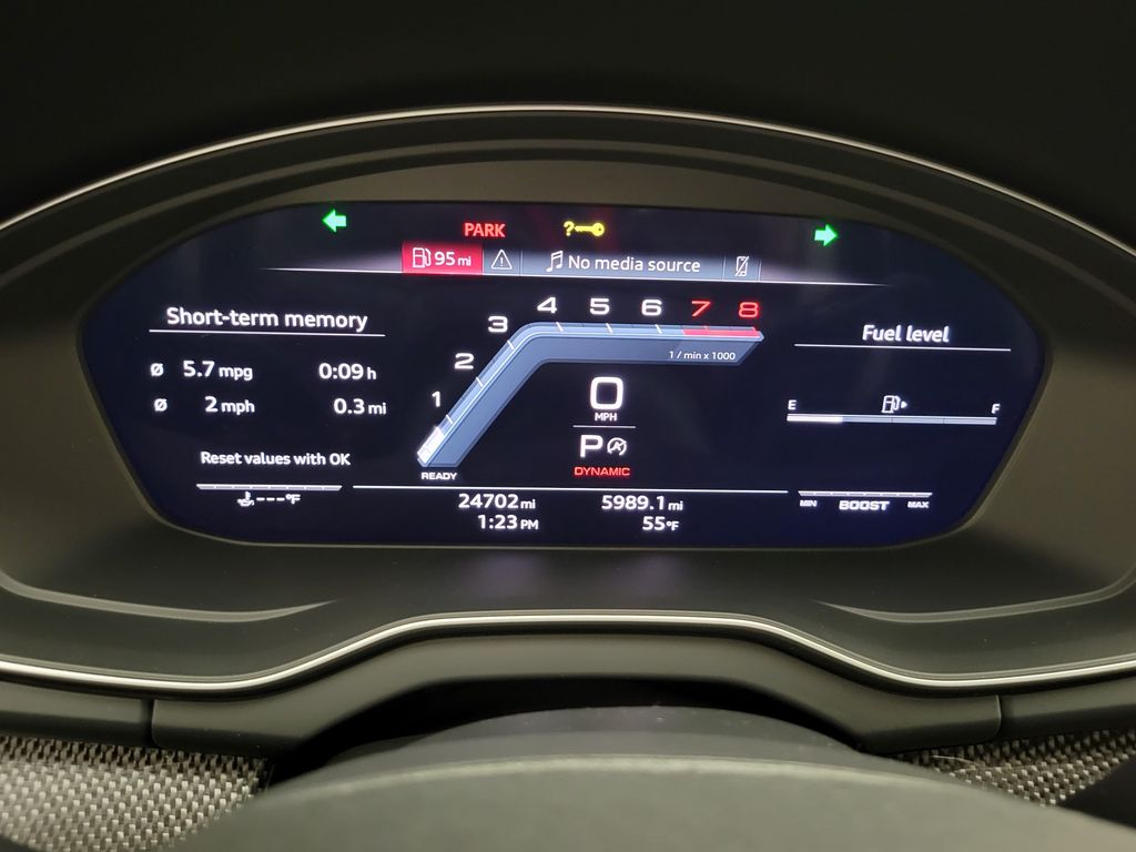 Thumbnail: 2023 Audi SQ5 - 31