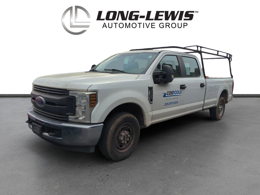 Oxford White 2019 Ford F-250 Super Duty XL Crew Cab RWD Pickup Truck 4X2 6-Speed Automatic