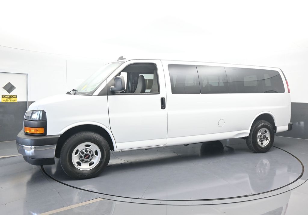 2020 GMC Savana Passenger LT's photo