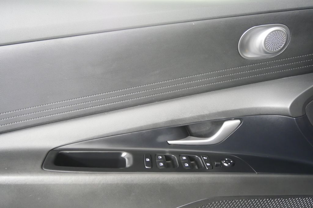 Thumbnail: 2025 Hyundai Elantra - 8