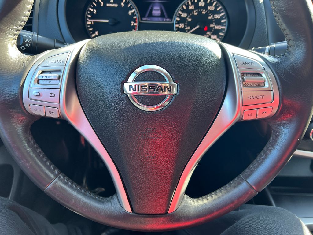 Thumbnail: 2017 Nissan Altima - 18